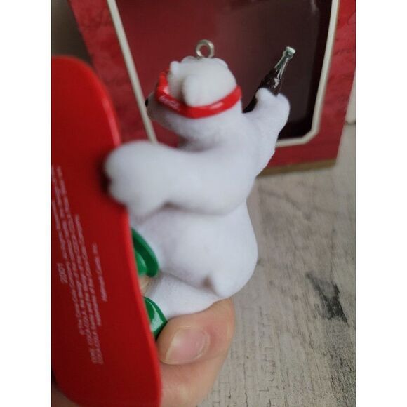 Hallmark 2001 Coca-Cola cool sport polar bear ornament Xmas - Picture 5 of 7